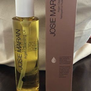 Josie Maran cleansing oil